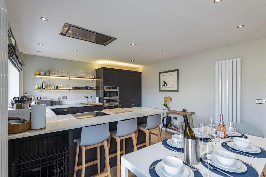 Family-Friendly Retreat Between Beach & Mountains Tremadog 外观 照片