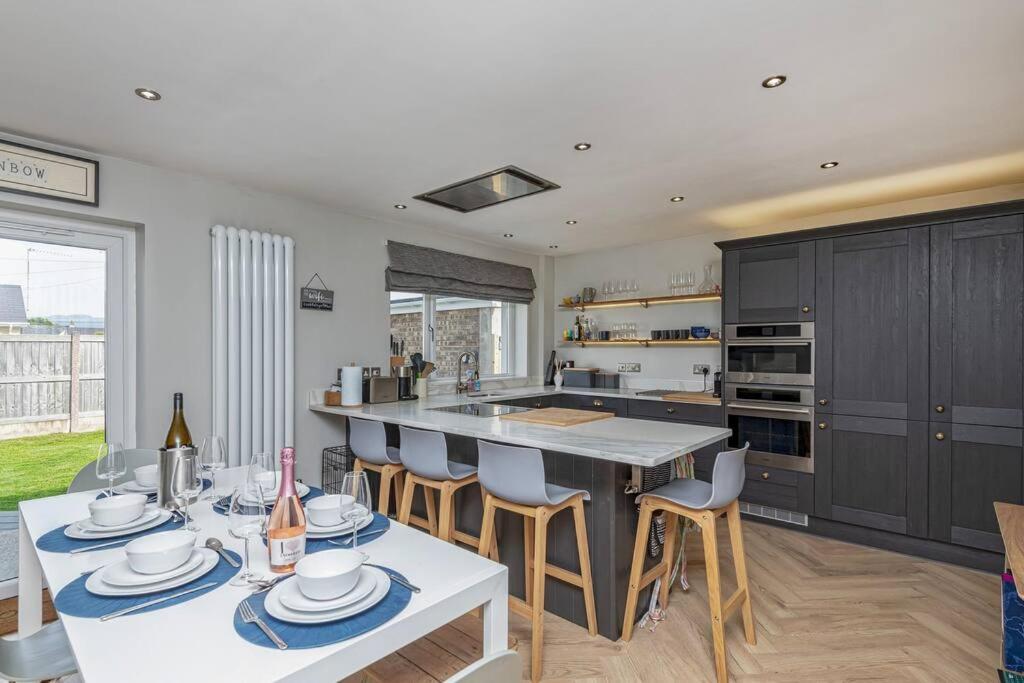 Family-Friendly Retreat Between Beach & Mountains Tremadog 外观 照片