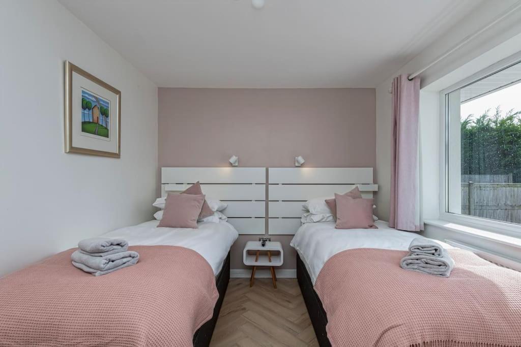 Family-Friendly Retreat Between Beach & Mountains Tremadog 外观 照片