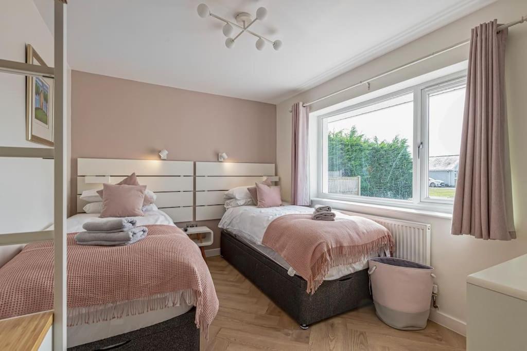 Family-Friendly Retreat Between Beach & Mountains Tremadog 外观 照片